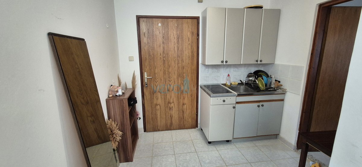 Mesto Krk, otok Krk, enosobno stanovanje v pritličju, terasa, prodaja