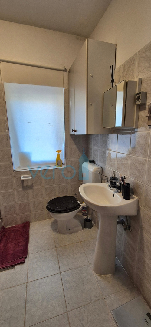 Mesto Krk, otok Krk, enosobno stanovanje v pritličju, terasa, prodaja