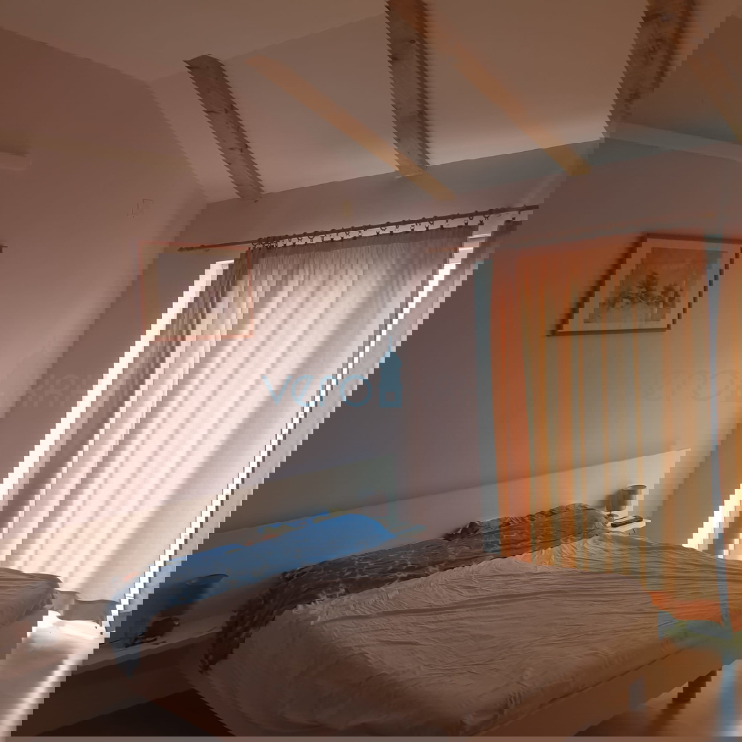 Crikvenica, dvojna hiša s 3 stanovanji, pogled na morje, garaža, vrt, prodaja