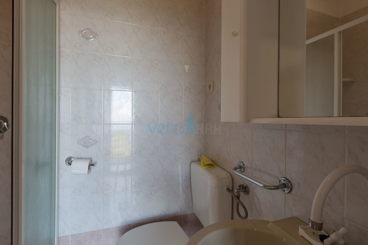 Crikvenica, dvojna hiša s 3 stanovanji, pogled na morje, garaža, vrt, prodaja