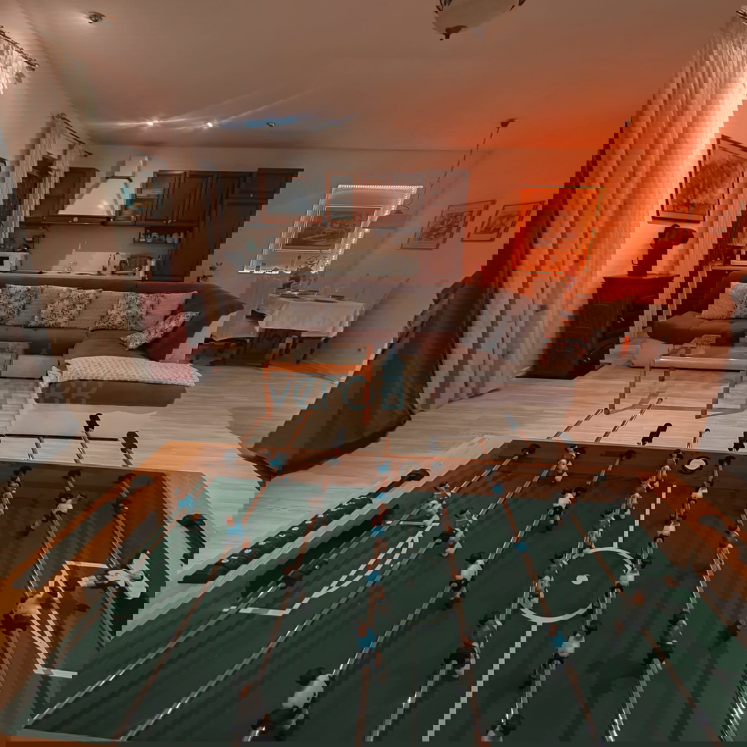 Otok Krk, Malinska, okolica, dvosobno stanovanje 72 m2, pritličje, vrt 96 m2, prodaja