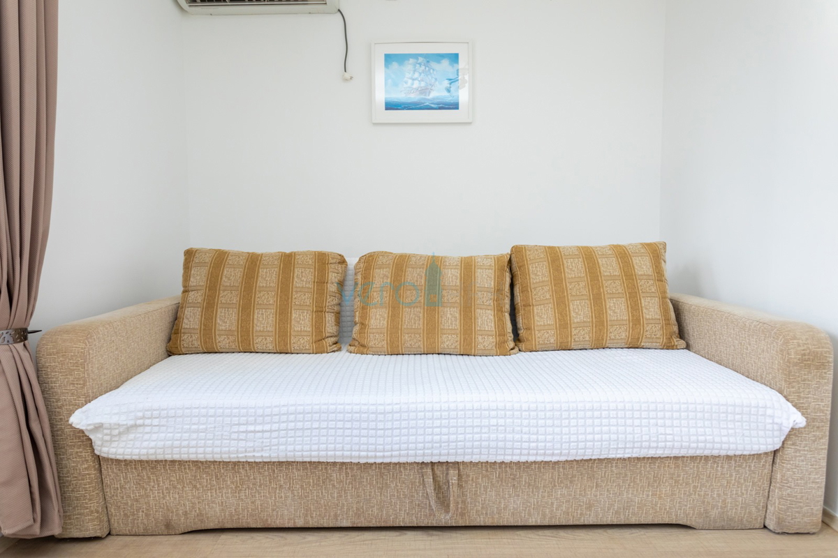 Uvala Soline, otok Krk, dvojna hiša z bazenom 100 m od morja, prodaja