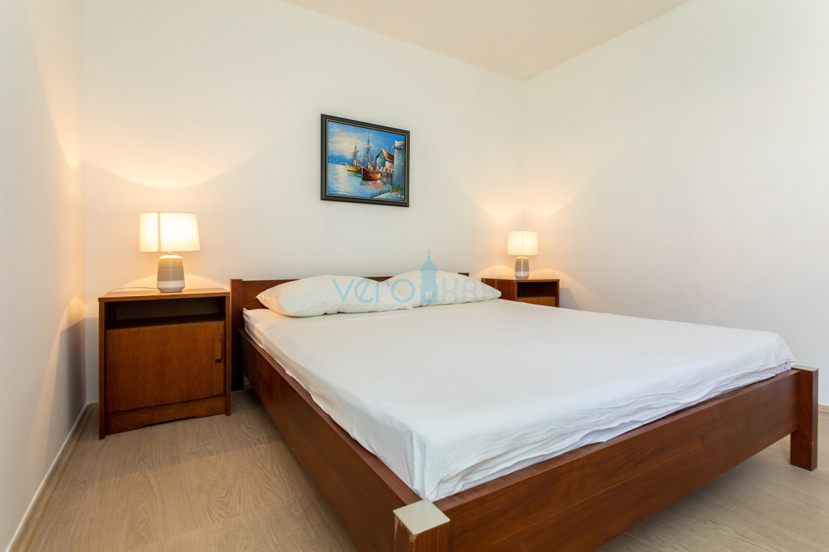 Uvala Soline, otok Krk, dvojna hiša z bazenom 100 m od morja, prodaja