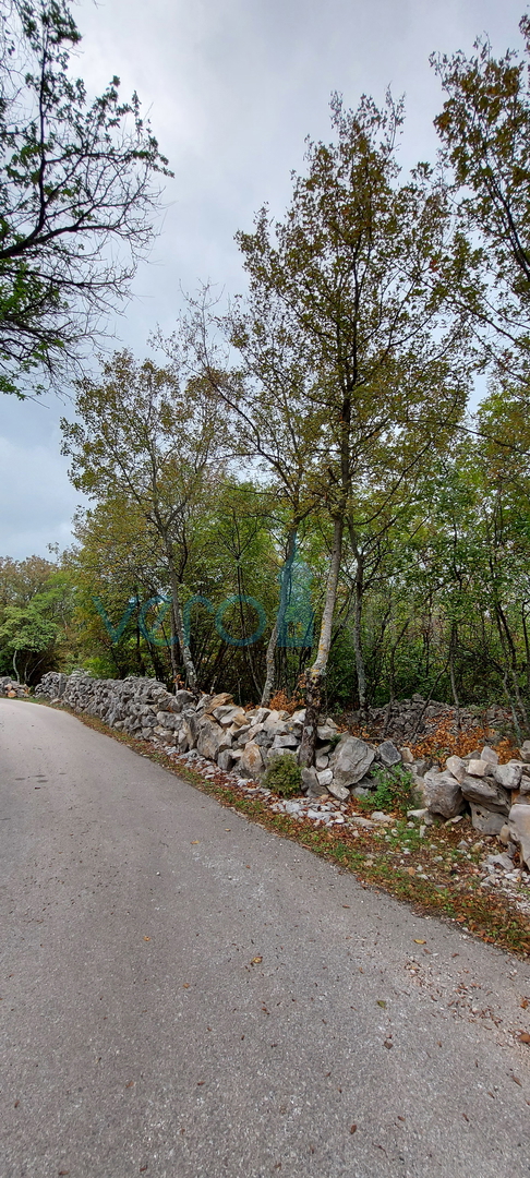 Dobrinj, otok Krk, okolica, zazidljivo zemljišče 915 m2, prodamo