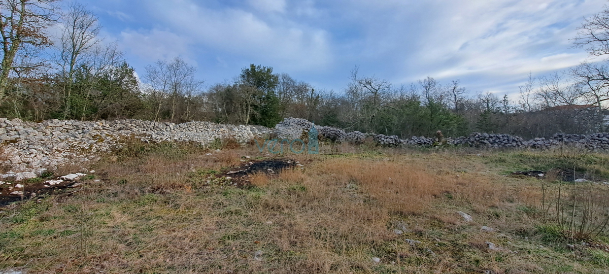 Malinska, otok Krk, gradbeno zemljišče 852 m2 z razgledom na morje, prodaja
