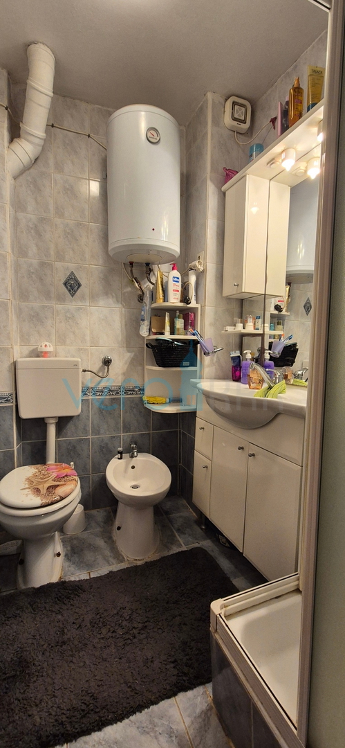 Mesto Krk, otok Krk, dvojna kuća s 3 stanovanja, pogled, zemljište, prodaja
