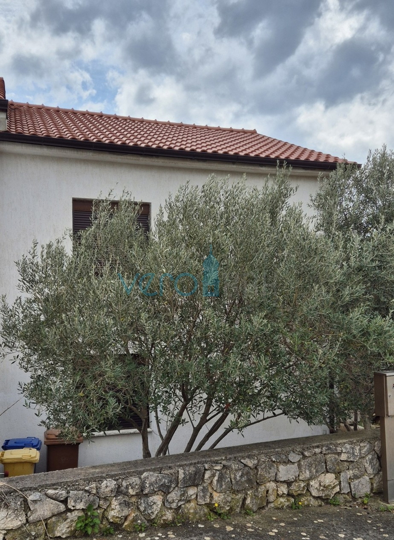 Mesto Krk, otok Krk, dvojna kuća s 3 stanovanja, pogled, zemljište, prodaja