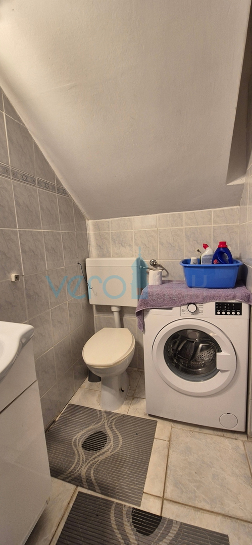Mesto Krk, otok Krk, dvojna kuća s 3 stanovanja, pogled, zemljište, prodaja