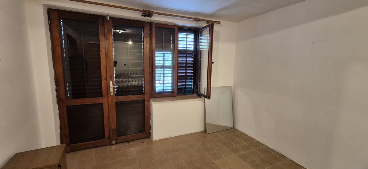 Mesto Krk, otok Krk, dvojna kuća s 3 stanovanja, pogled, zemljište, prodaja