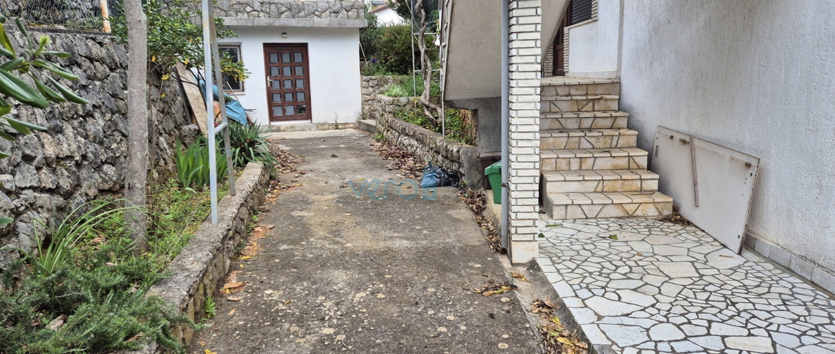 Mesto Krk, otok Krk, dvojna kuća s 3 stanovanja, pogled, zemljište, prodaja