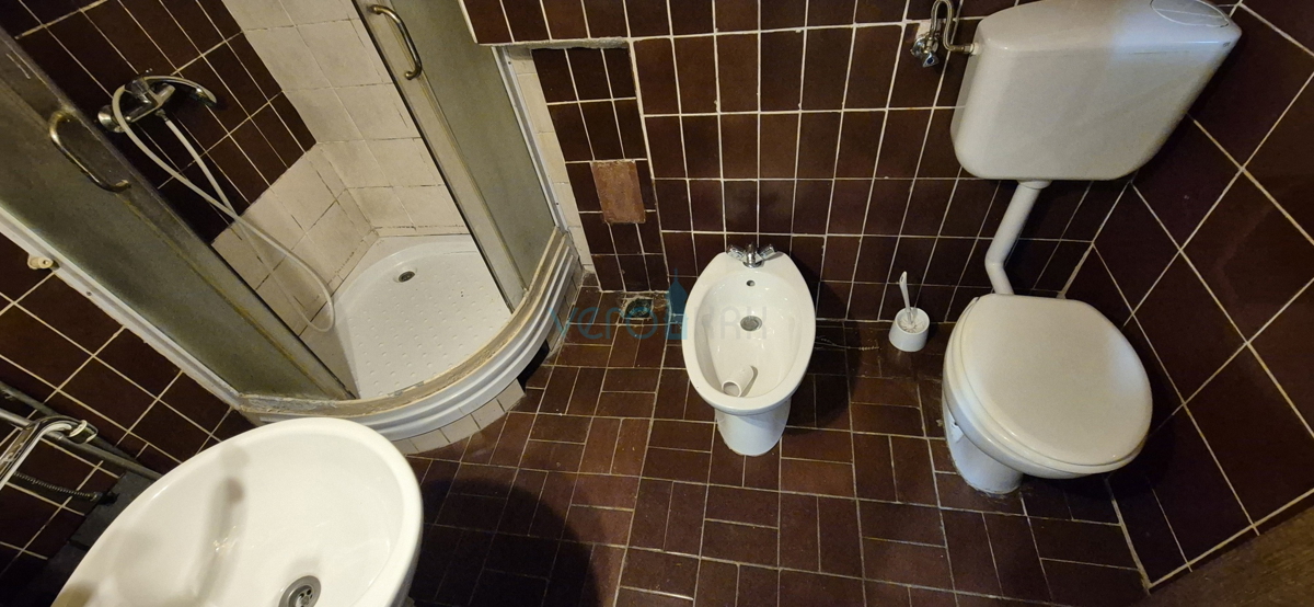 Mesto Krk, otok Krk, dvojna kuća s 3 stanovanja, pogled, zemljište, prodaja