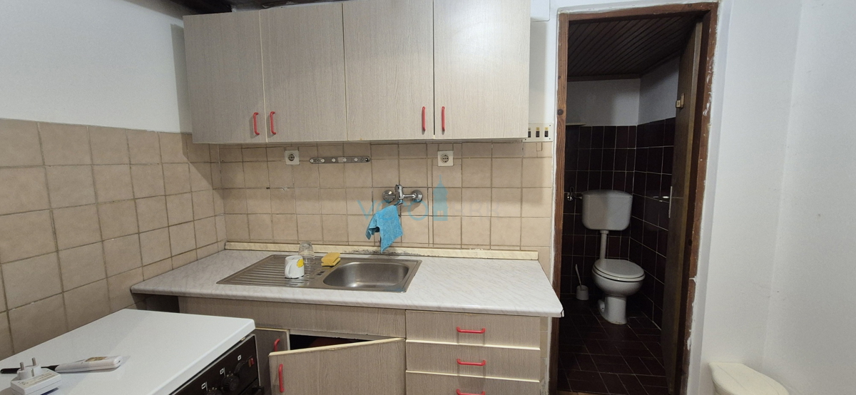Mesto Krk, otok Krk, dvojna kuća s 3 stanovanja, pogled, zemljište, prodaja