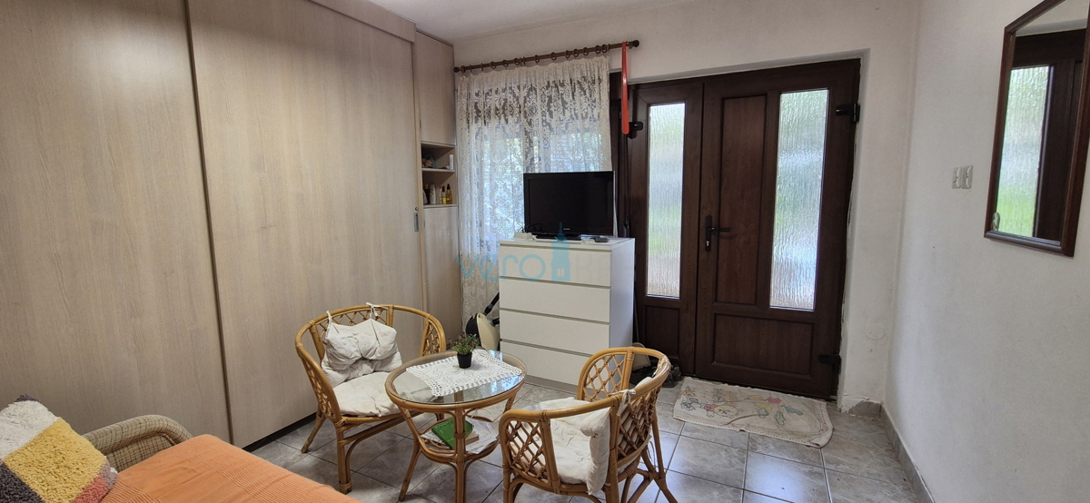 Mesto Krk, otok Krk, dvojna kuća s 3 stanovanja, pogled, zemljište, prodaja