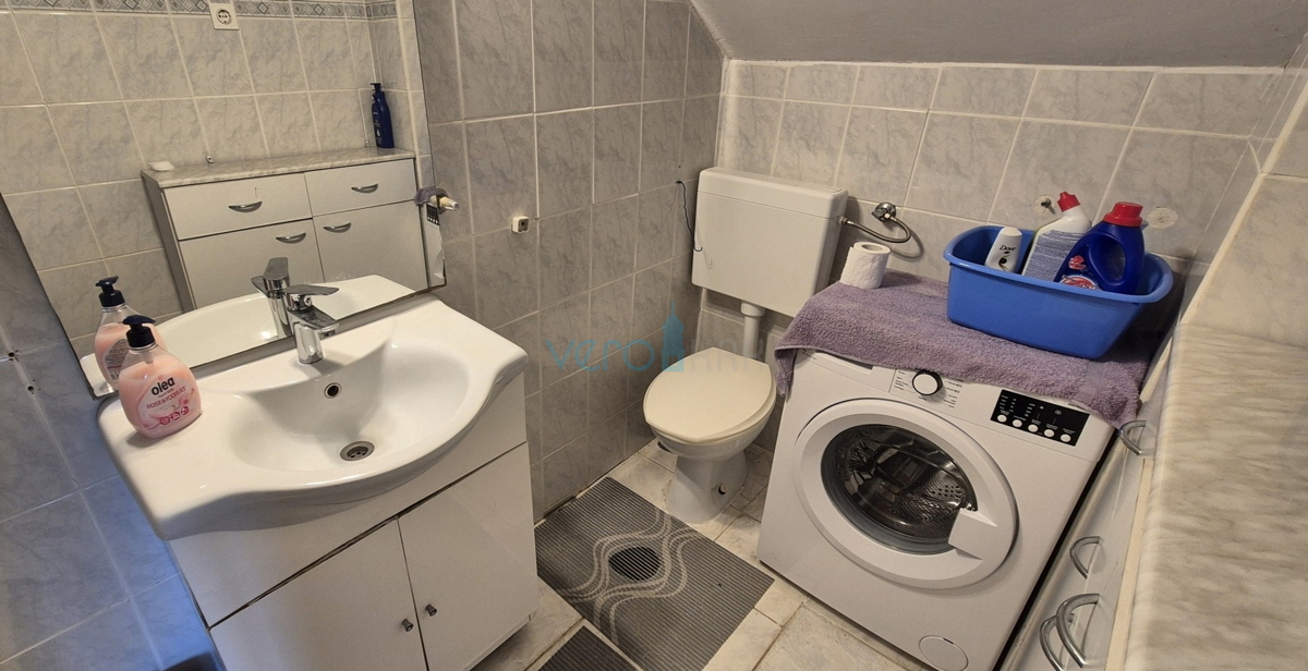 Mesto Krk, otok Krk, dvojna kuća s 3 stanovanja, pogled, zemljište, prodaja