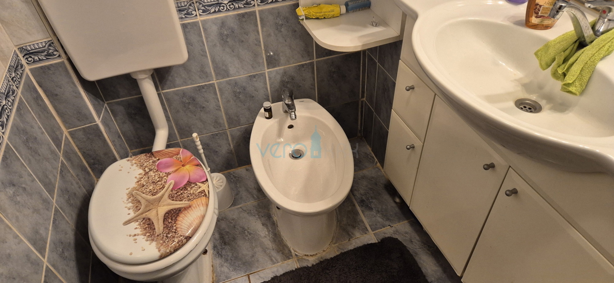 Mesto Krk, otok Krk, dvojna kuća s 3 stanovanja, pogled, zemljište, prodaja