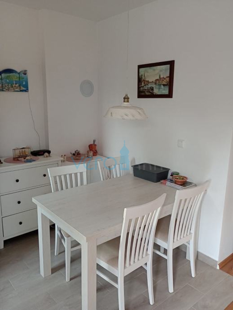 Šilo, otok Krk, dvosobno stanovanje v pritličju, zemljišče 138 m2, prodaja
