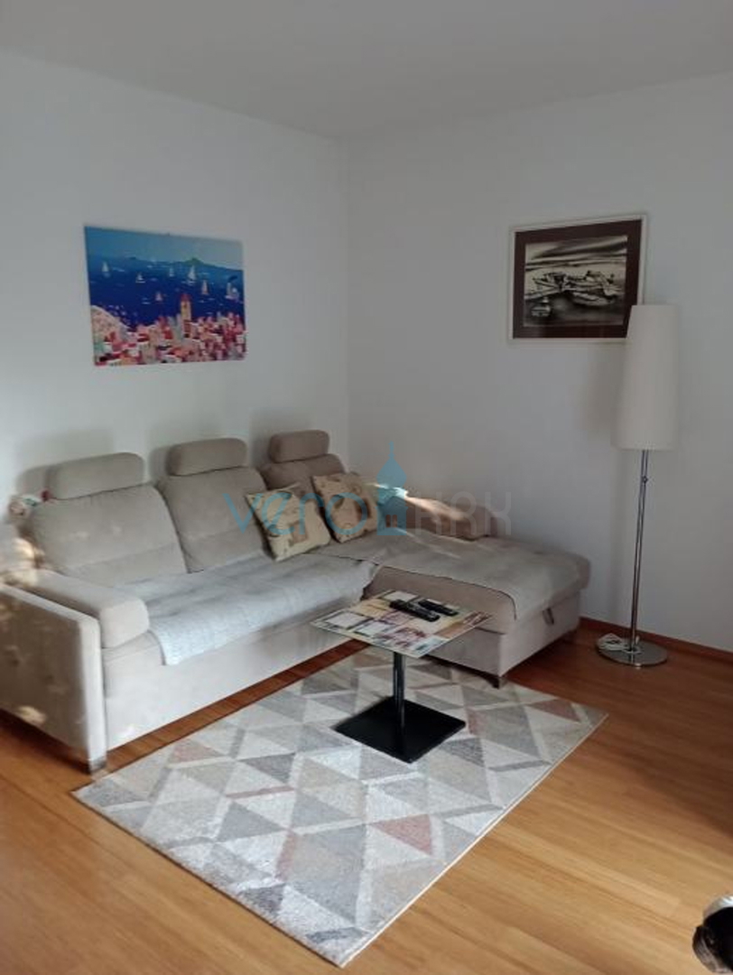 Šilo, otok Krk, dvosobno stanovanje v pritličju, zemljišče 138 m2, prodaja