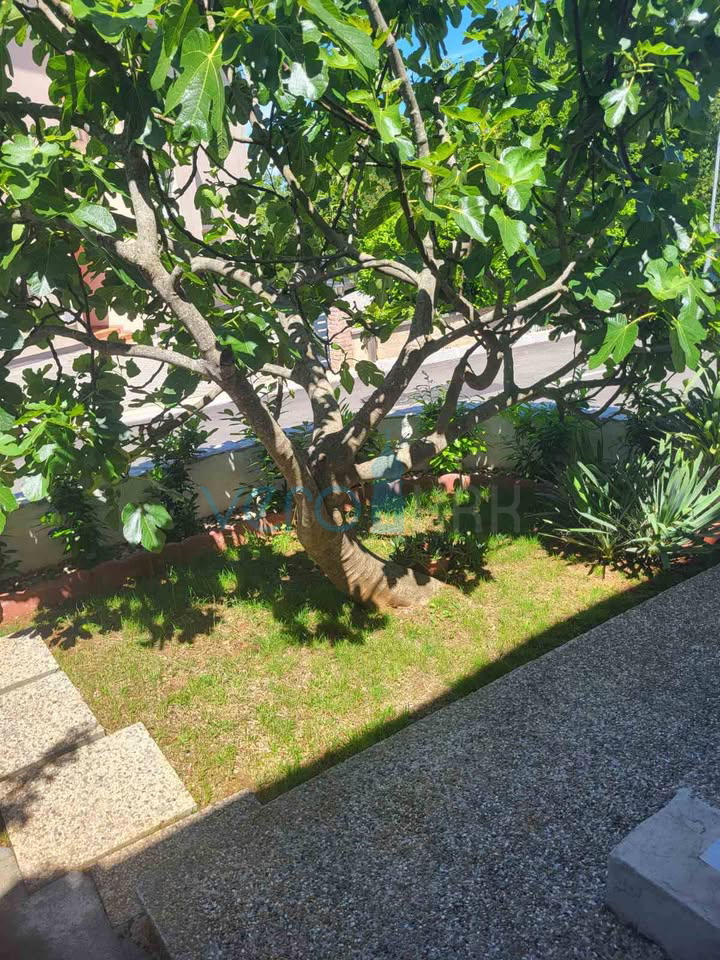 Otok Krk, Njivice, dvosobno stanovanje s teraso, skupaj 72,46 m2, pogled na morje, prodaja