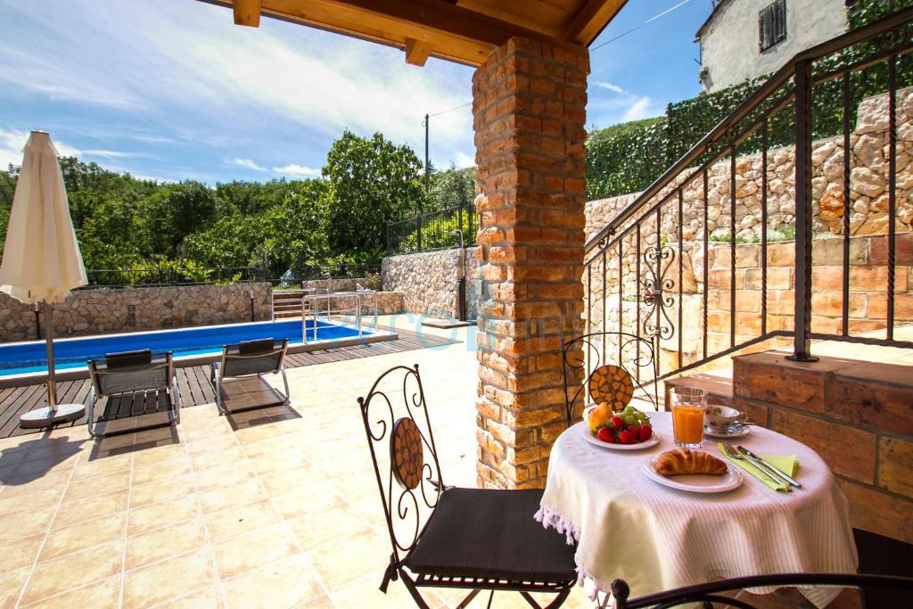 Opatija, Brseč, avtohtona vila z odprtim razgledom, prodaja