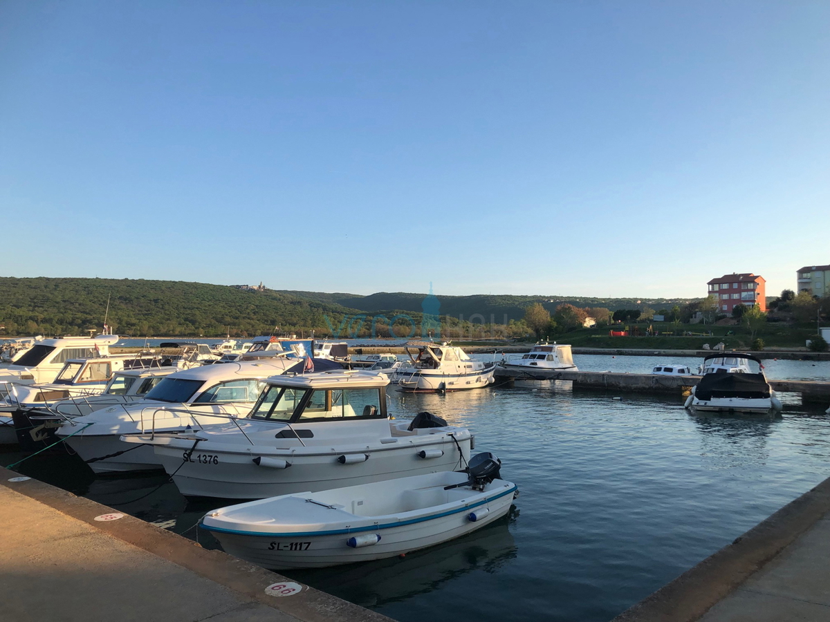 Čižići, otok Krk, dvonadstropno stanovanje 83 m2 z razgledom na morje, prodaja, najem