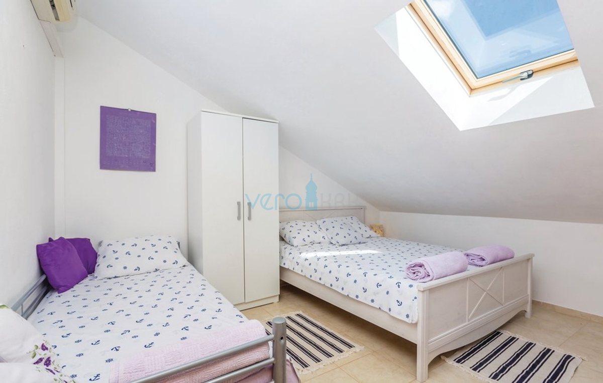 Čižići, otok Krk, dvonadstropno stanovanje 83 m2 z razgledom na morje, prodaja, najem