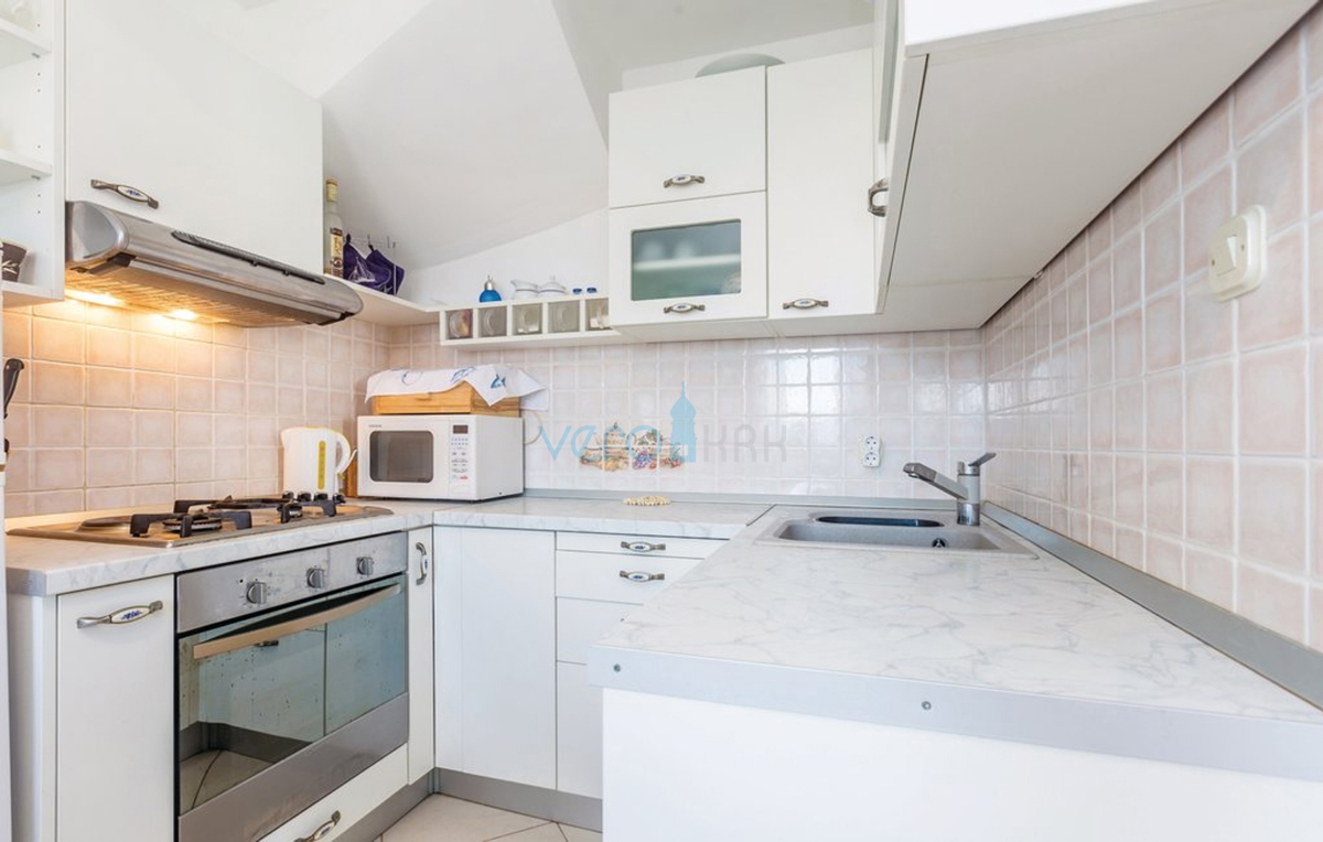 Čižići, otok Krk, dvonadstropno stanovanje 83 m2 z razgledom na morje, prodaja, najem