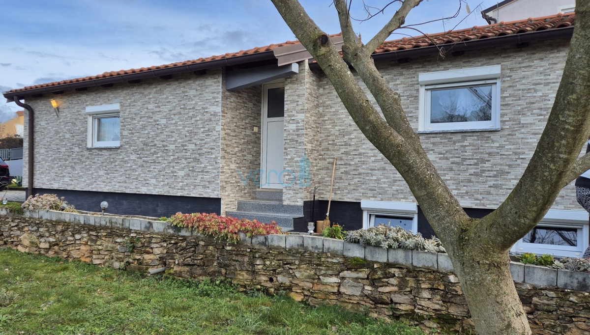 Istra, Buje, širša okolica, samostojna pritlična hiša na robu gradbene cone, prodaja