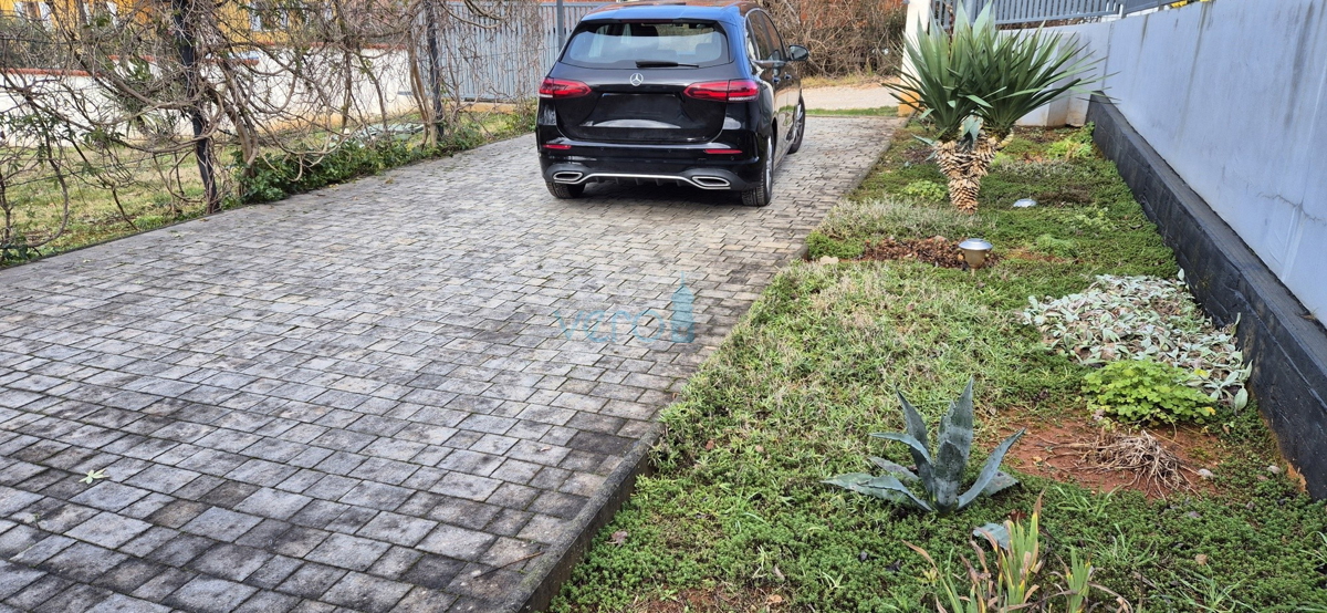 Istra, Buje, širša okolica, samostojna pritlična hiša na robu gradbene cone, prodaja