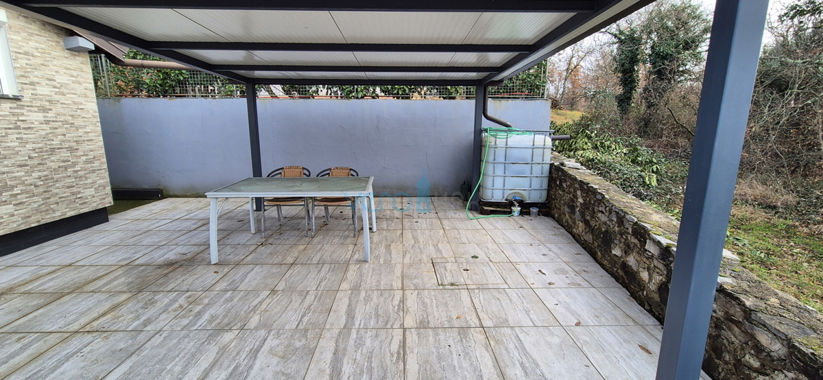 Istra, Buje, širša okolica, samostojna pritlična hiša na robu gradbene cone, prodaja