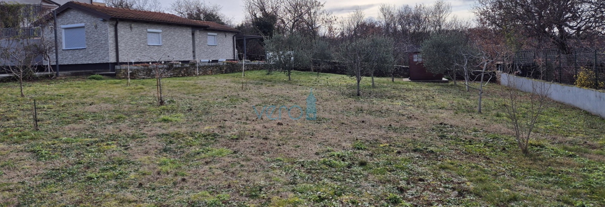 Istra, Buje, širša okolica, samostojna pritlična hiša na robu gradbene cone, prodaja