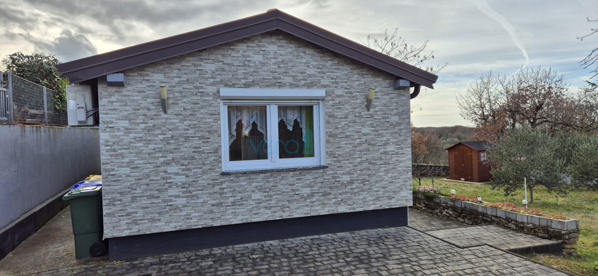 Istra, Buje, širša okolica, samostojna pritlična hiša na robu gradbene cone, prodaja