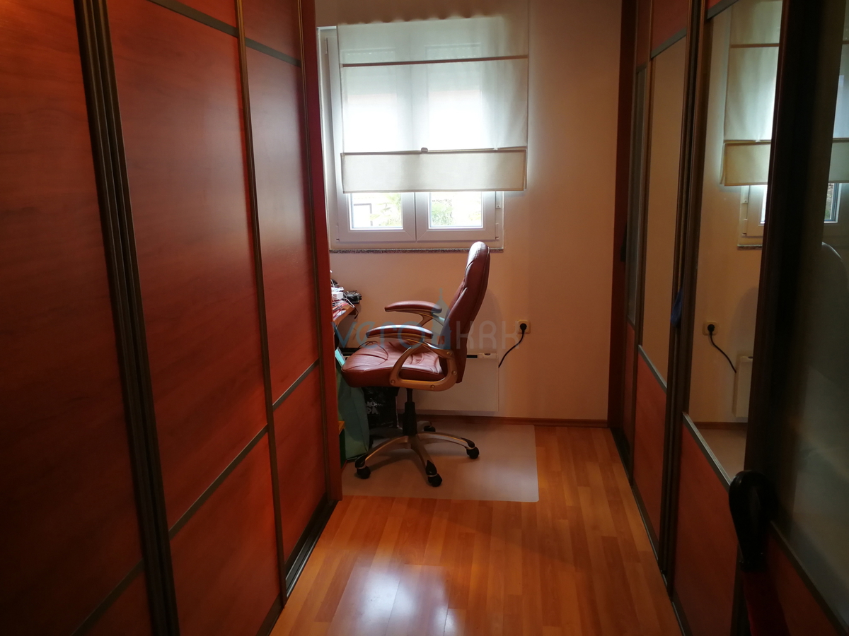 Rijeka, Srdoči, štirisobno stanovanje velikosti 145 m2 na odlični lokaciji, prodaja