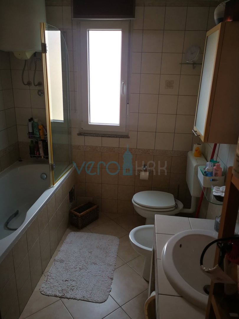 Rijeka, Srdoči, štirisobno stanovanje velikosti 145 m2 na odlični lokaciji, prodaja