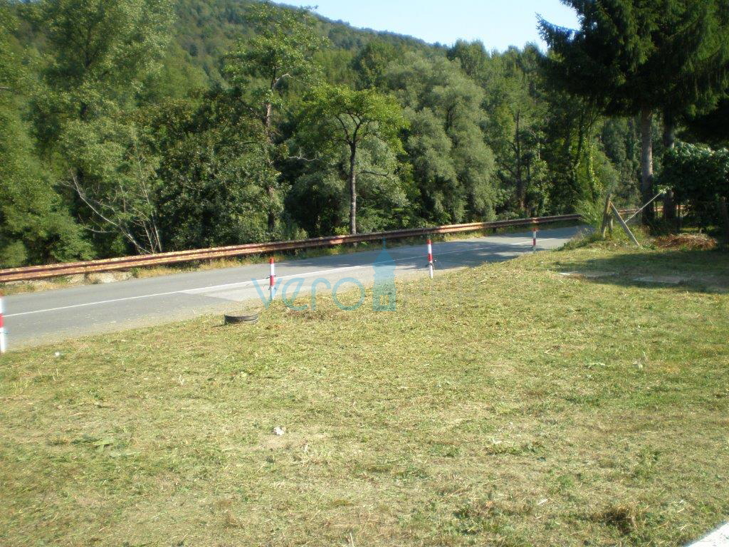 Delnice, Brod na Kupi, Zazidljivo zemljišče tik ob reki