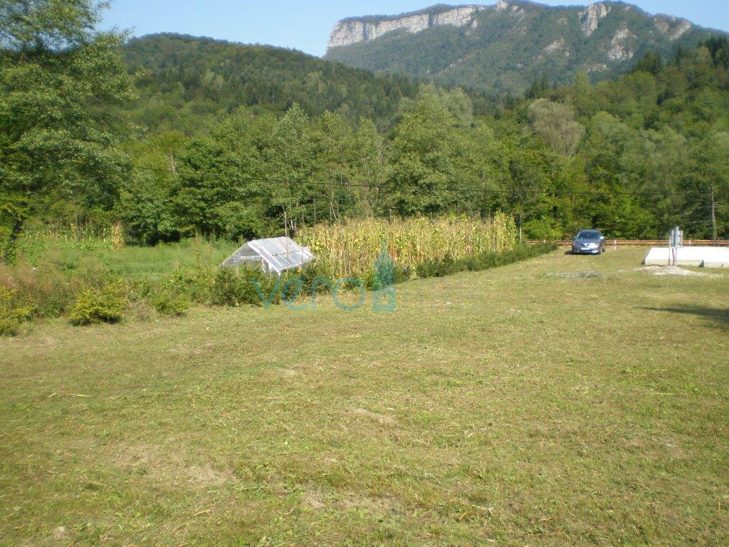 Delnice, Brod na Kupi, Zazidljivo zemljišče tik ob reki