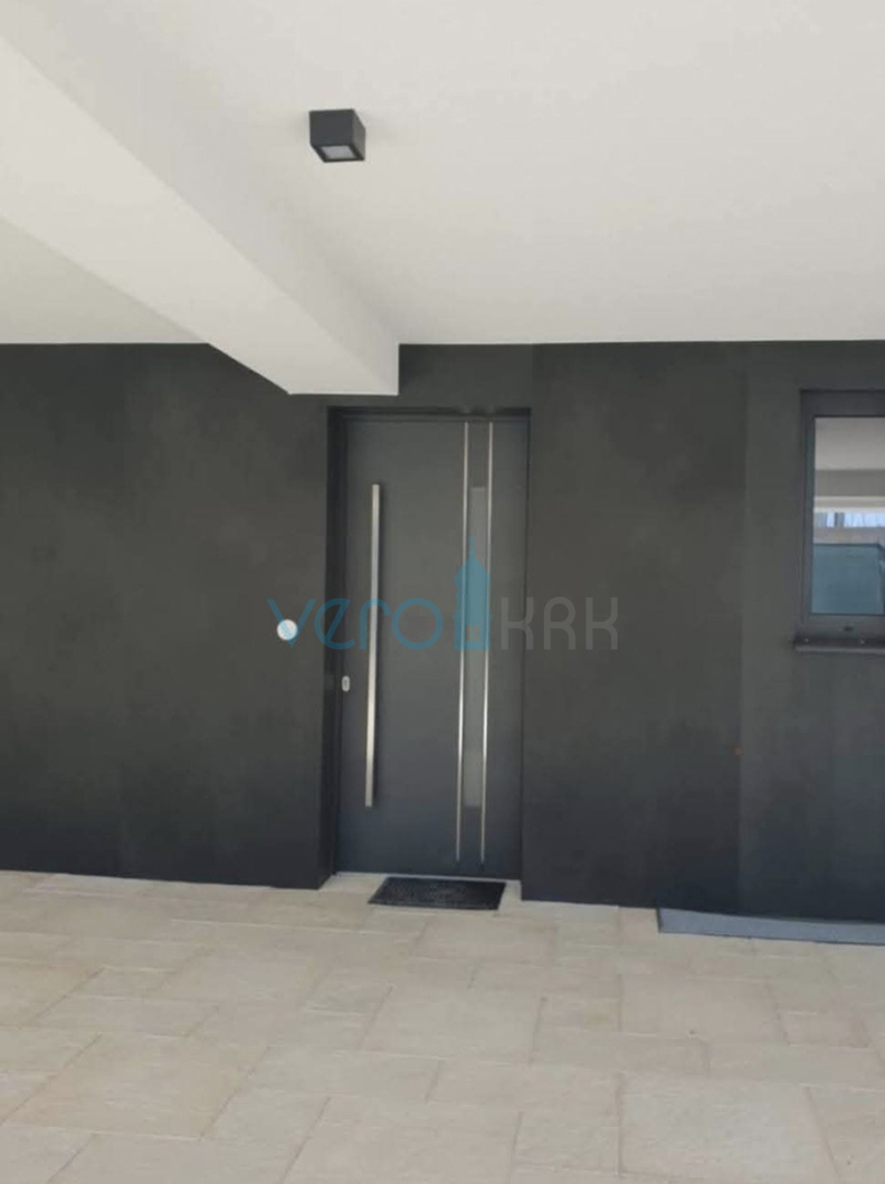 Mesto Krk, moderný byt 77 m2 s výhľadom na more, na predaj