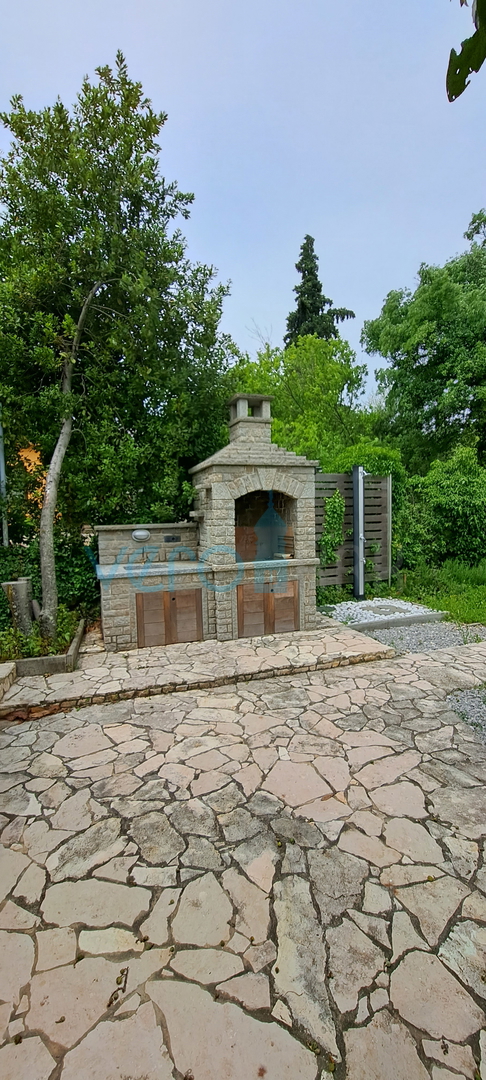 Uvala Soline, okolica, otok Krk, dvojna hiša z morskim razgledom, garažo in urejenim zemljiščem, prodaja