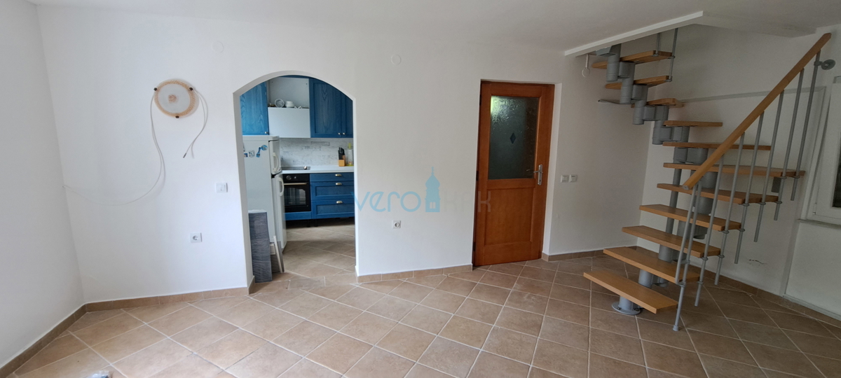 Uvala Soline, okolica, otok Krk, dvojna hiša z morskim razgledom, garažo in urejenim zemljiščem, prodaja