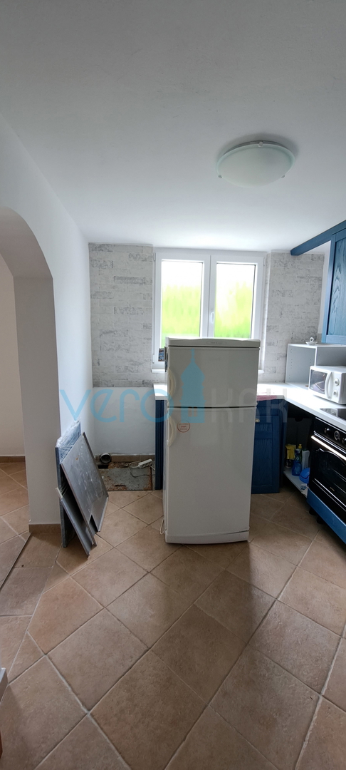 Uvala Soline, okolica, otok Krk, dvojna hiša z morskim razgledom, garažo in urejenim zemljiščem, prodaja