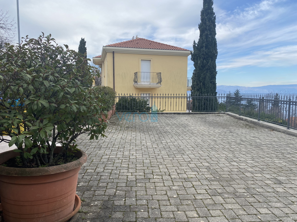 Omišalj, Njivice, Samostojna hiša 120 m od plaže z odprtim pogledom, prodamo