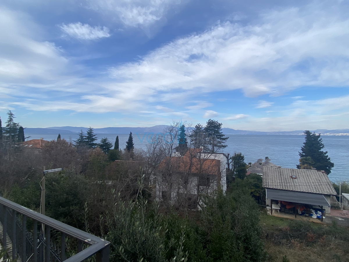 Omišalj, Njivice, Samostojna hiša 120 m od plaže z odprtim pogledom, prodamo