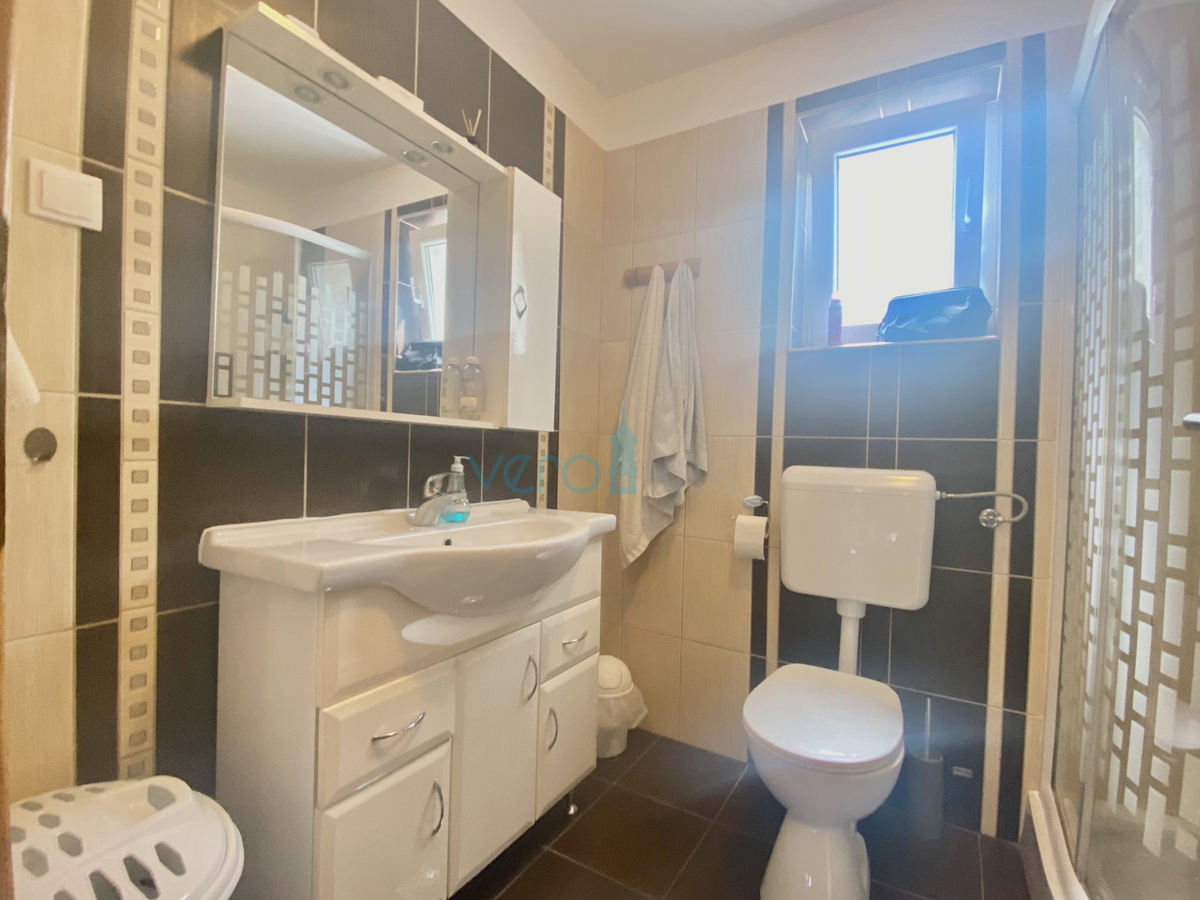 Dobrinj, Soline, Apartma, pritličje 70m2, terasa, blizu morja, prodamo