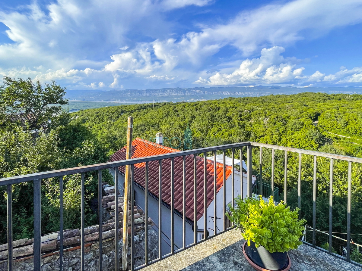 Dobrinj, otok Krk, adaptirana rustikalna hiša, 80 m2, razgled, prodaja