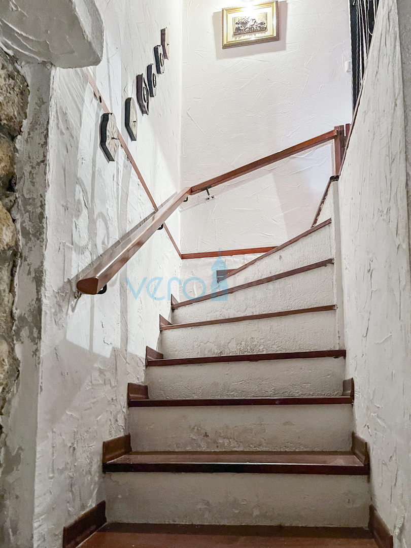 Dobrinj, otok Krk, adaptirana rustikalna hiša, 80 m2, razgled, prodaja