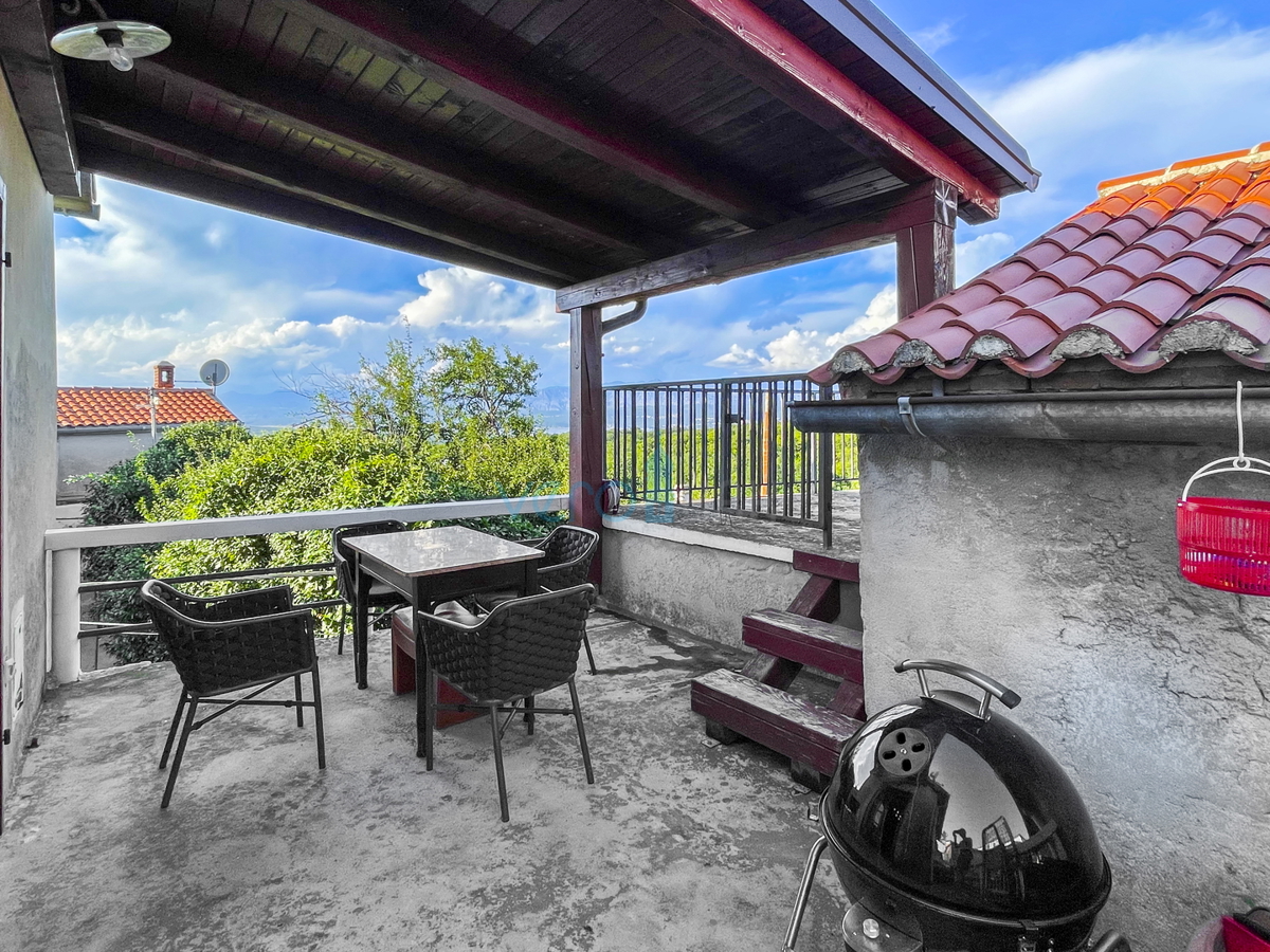 Dobrinj, otok Krk, adaptirana rustikalna hiša, 80 m2, razgled, prodaja