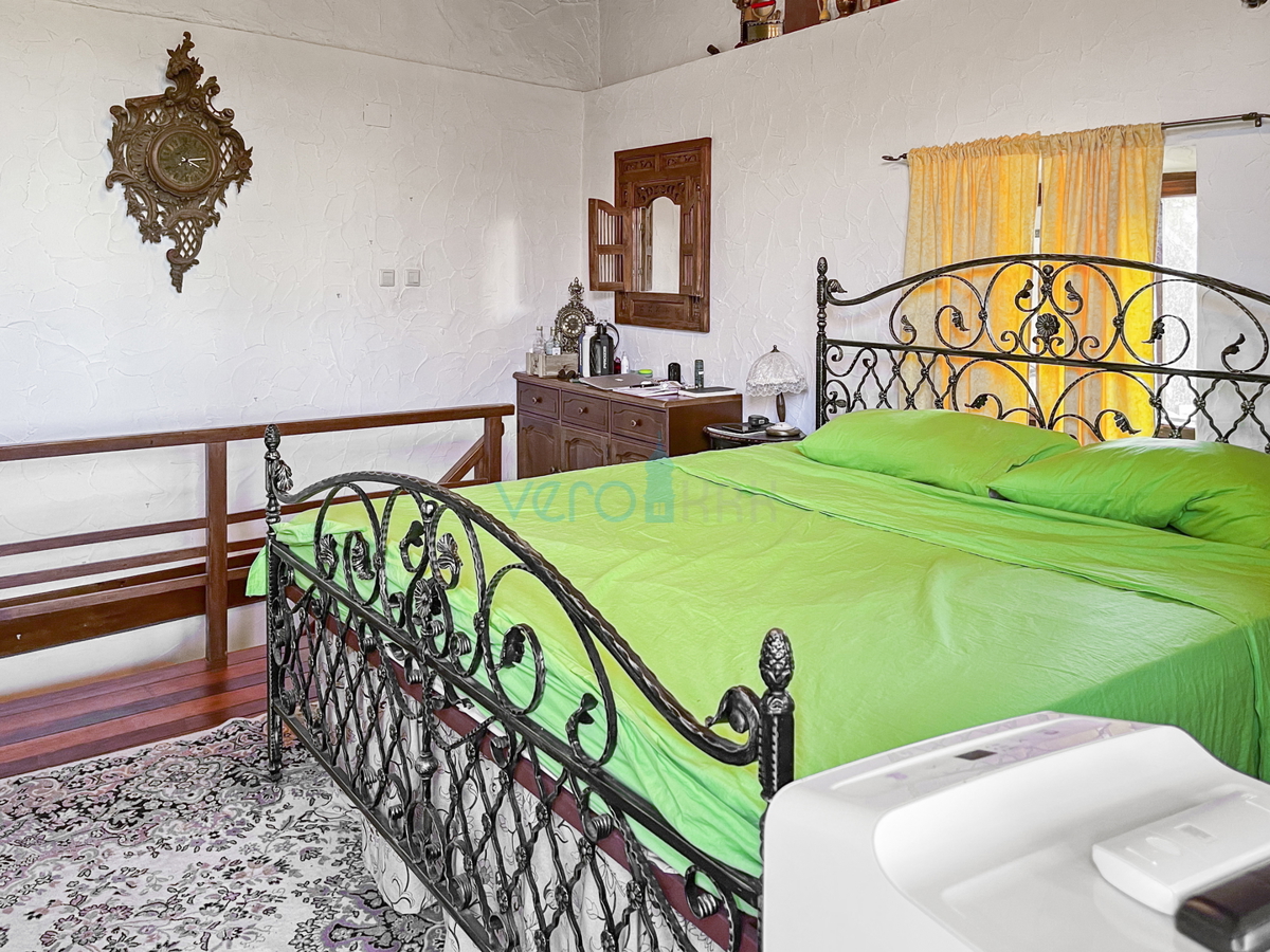 Dobrinj, otok Krk, adaptirana rustikalna hiša, 80 m2, razgled, prodaja
