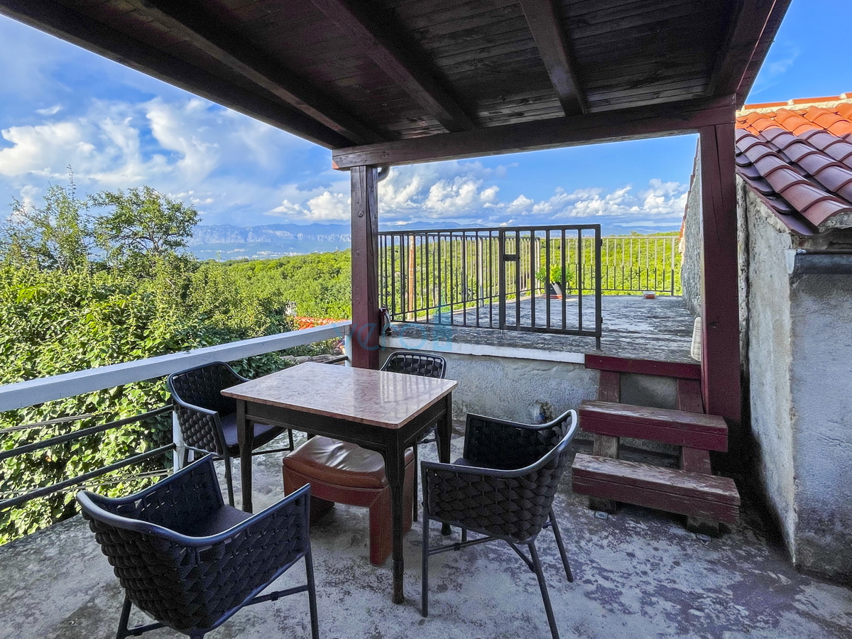 Dobrinj, otok Krk, adaptirana rustikalna hiša, 80 m2, razgled, prodaja