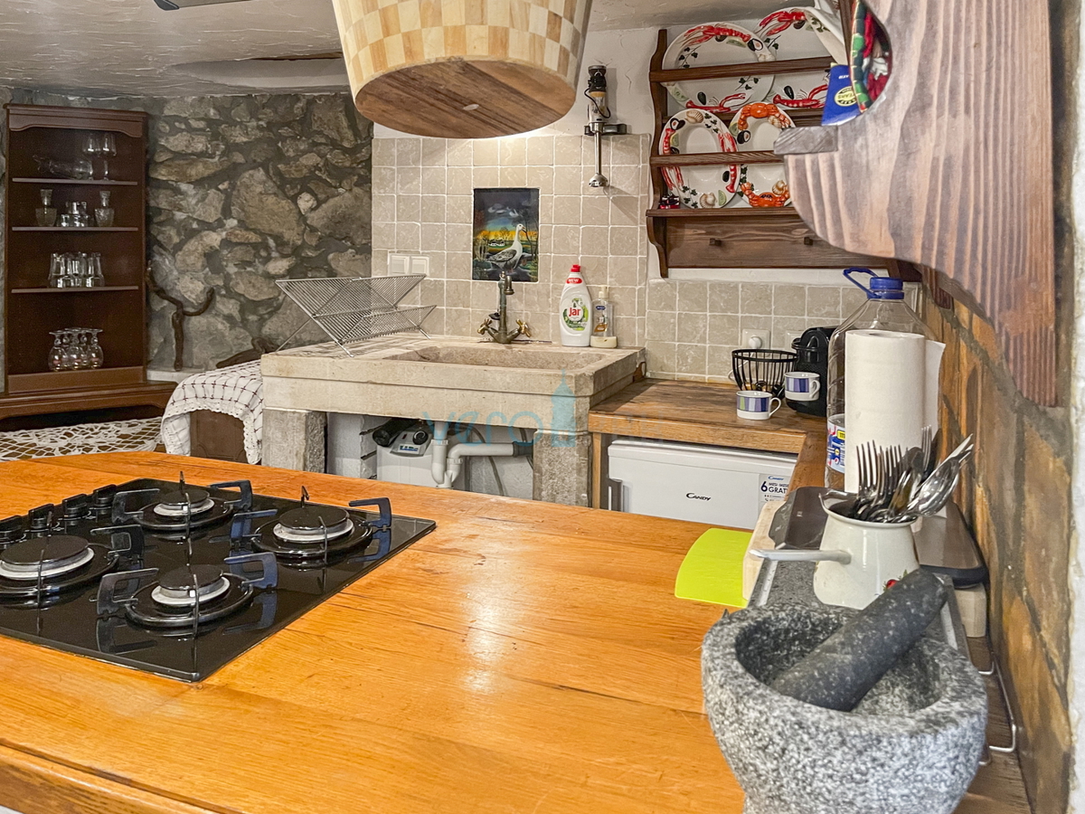 Dobrinj, otok Krk, adaptirana rustikalna hiša, 80 m2, razgled, prodaja