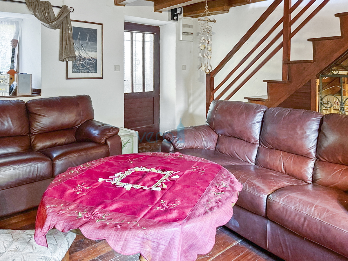 Dobrinj, otok Krk, adaptirana rustikalna hiša, 80 m2, razgled, prodaja