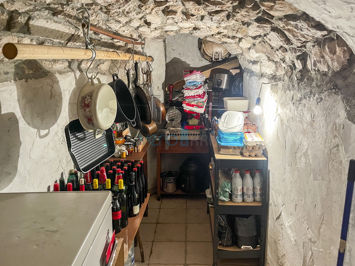 Dobrinj, otok Krk, adaptirana rustikalna hiša, 80 m2, razgled, prodaja